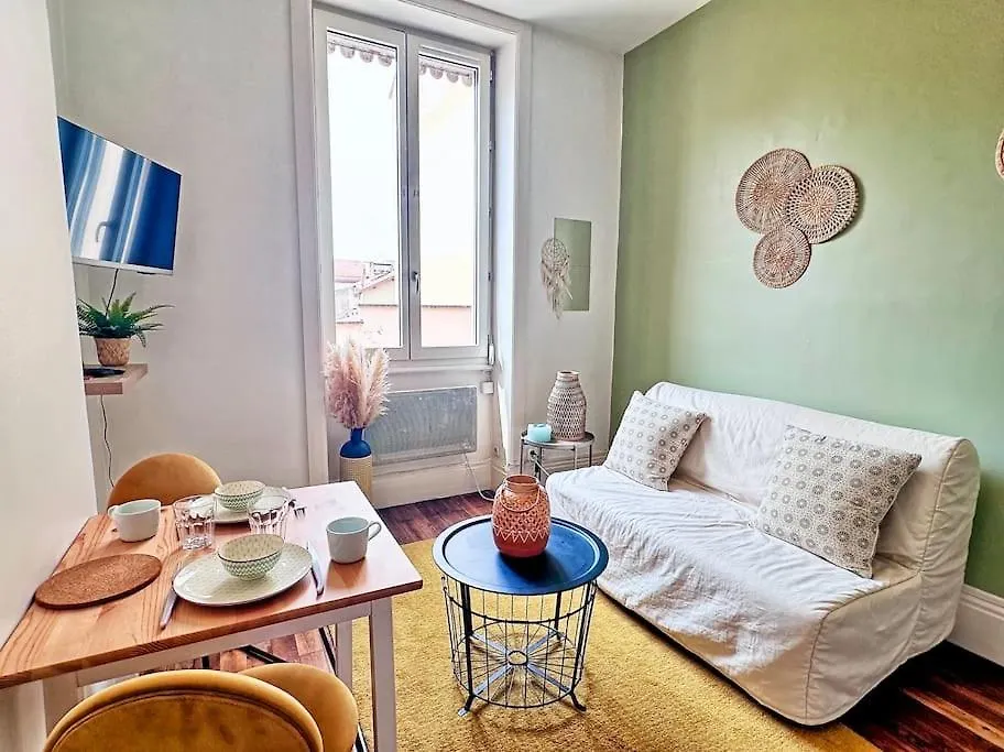 דירה וילאורבן Studio Central Et Confortable